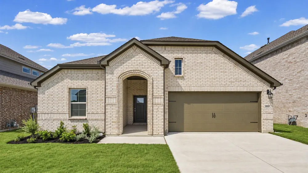 Cedarwood home at 4828 Silver Vein Ave, Aubrey, Texas