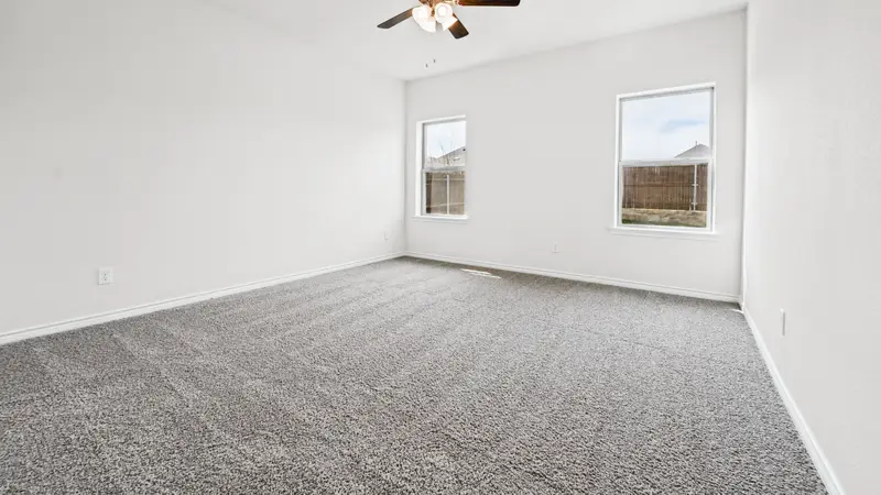 Ivery II at 4829 Silver Touch Rd, Aubrey, Texas: photo 2
