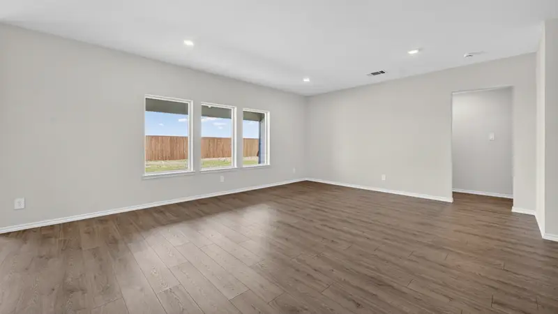Fiedor at 809 Snowdrop Dr, Pilot Point, Texas: photo 2