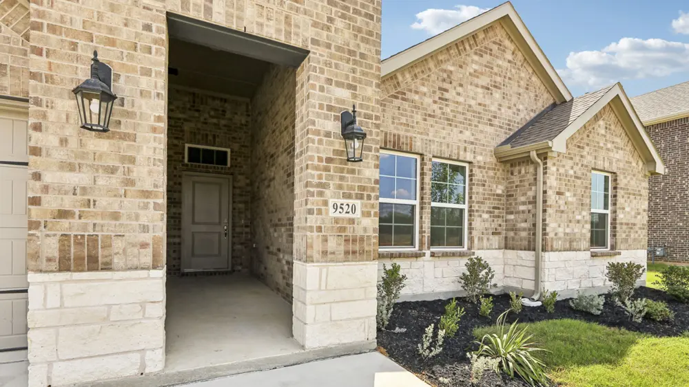 Echelon home at 9520 Bently Blvd, Aubrey, Texas