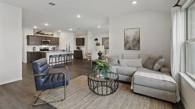 Texas Cali floor plan at Sanger Circle: interior photo 2
